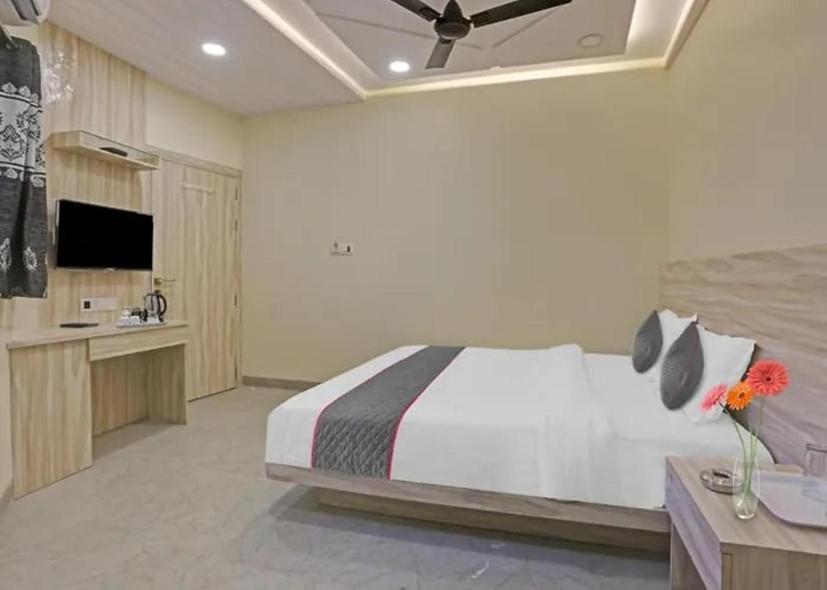 The Kiwwi Hotel Mumbai Bagian luar foto